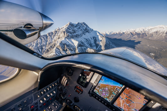 Flying through the mountains in a twin turboprop Kayle Luft